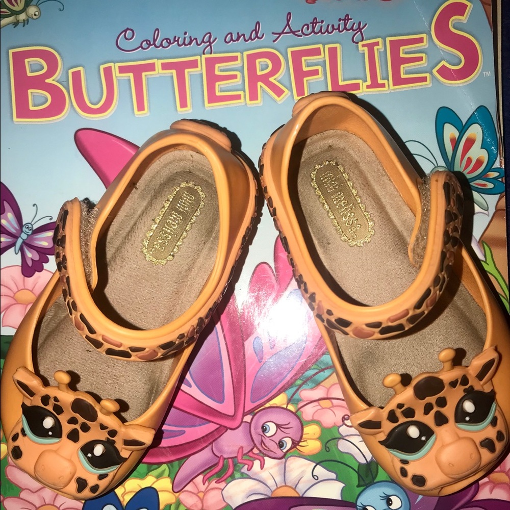Mini Melissa Giraffe Size 6